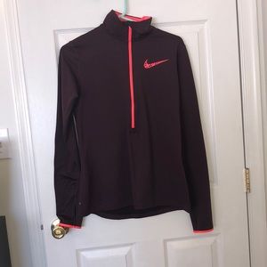 Nike women’s half zip. Plum purple/ neon pink